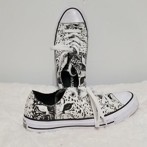 Leopard print Converse